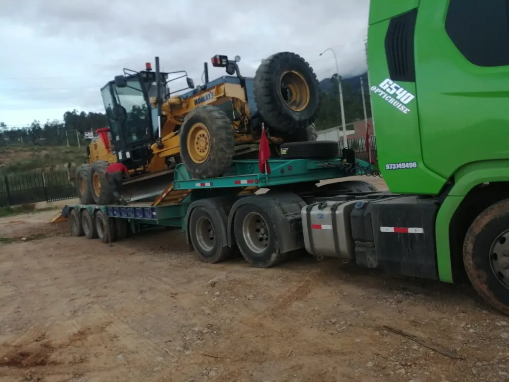 Motoniveladora Komatsu